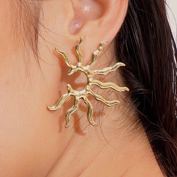 [✨3for$38] New Boho Sun Burst Stud Earrings - Picture 8 of 16